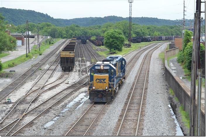 CSX Slug set 6456-2268 on H779-17 comes w/b past old Ashland Yard.